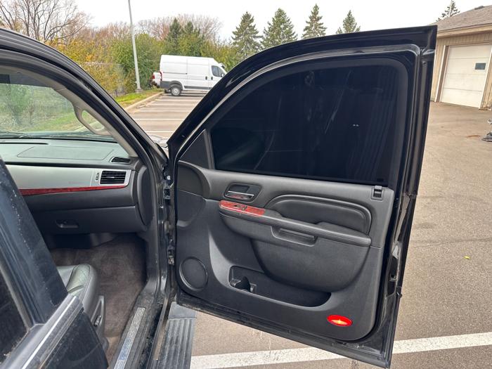 2014 cadillac escalade esv-awd-premium with 160814 miles for sale near burnsville, minnesota 9a9233c5baec45b9892a40ef457d8525.jpeg