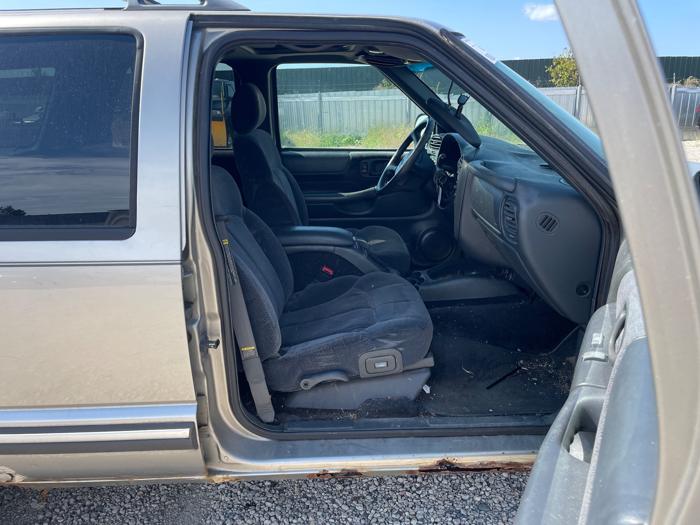 2000 chevrolet blazer ls-4-door-4wd for sale near elk-river, minnesota 9aa2009db33647279eaa5989d3a7a7e6.jpeg