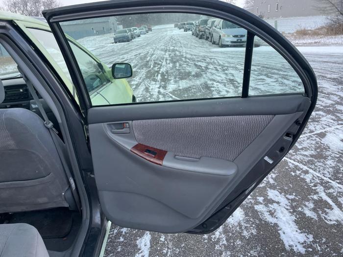 2006 toyota corolla with 200430 miles for sale near elk-river, minnesota 9aec49fe90cc4a07951b6dab4749c2de.jpg