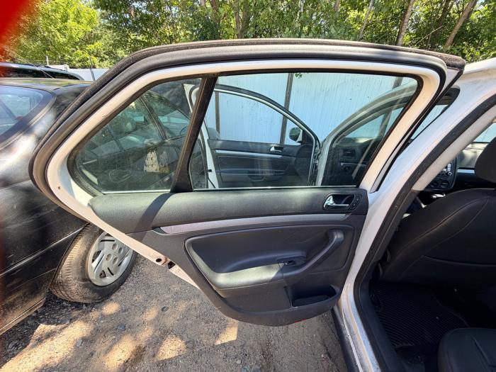 2009 volkswagen jetta se with 263900 miles for sale near elk-river, minnesota 9b232e078bab43e8b25d71fd07a19584.jpeg