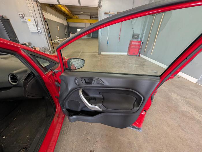 2012 ford fiesta se-sedan with 129321 miles for sale near elk-river, minnesota 9b24641ab04142babd2e9c291bf93872.jpg