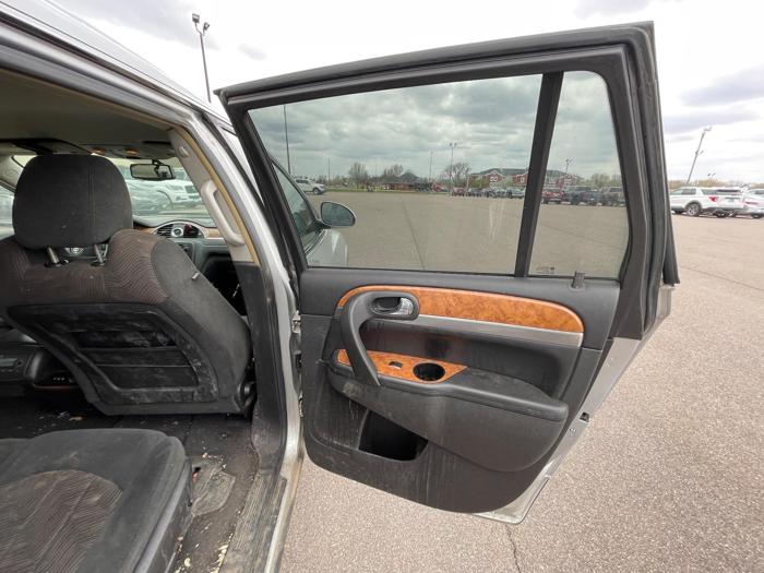 2009 buick enclave cx-fwd with 236627 miles for sale near redwood-falls, minnesota 9b425878260c4e988b152034835a454b.jpeg