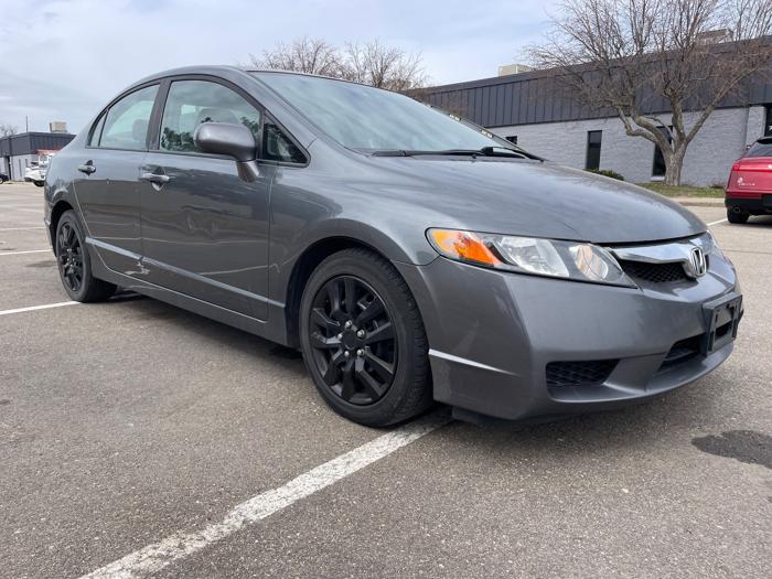 2010 honda civic lx-sedan-5-speed-at with 244018 miles for sale near eden-prairie, minnesota 9b77b7d3d92047af8ce230d3053a1ec3.jpeg
