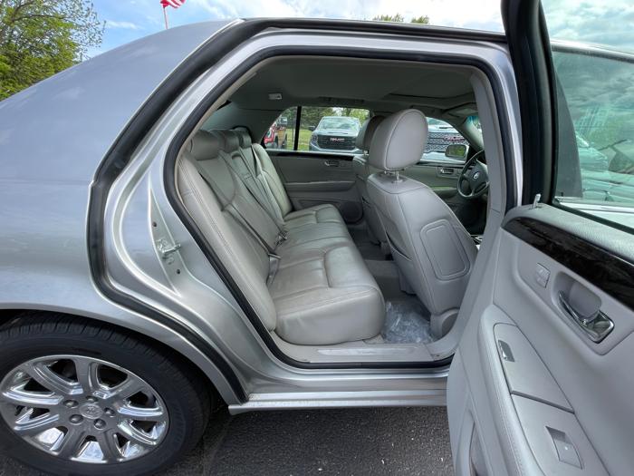 2008 cadillac dts luxury-iii with 100022 miles for sale near white-bear-lake, minnesota 9ba1ab23825644acadc1d61677b15df1.jpeg