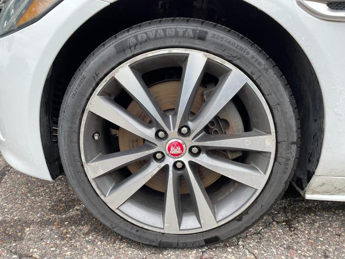 2017 Jaguar XE