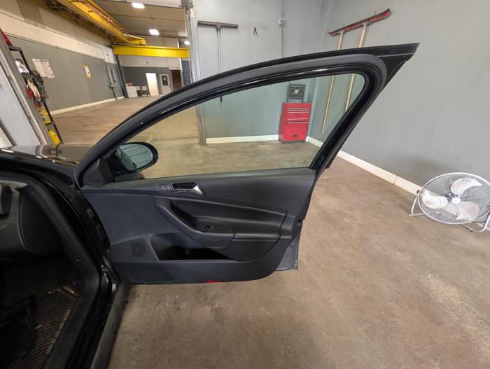 2007 volkswagen passat-wagon base with 92747 miles for sale near elk-river, minnesota 9bfb877bfd2e41dcb0c3dd6b4c3fc3dd.jpg