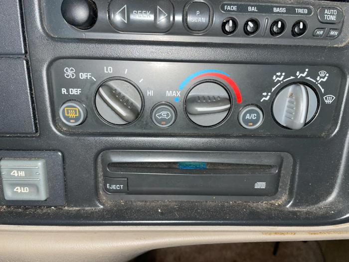 1997 chevrolet suburban with 191626 miles for sale near elk-river, minnesota 9c11a20b9d194800adbcc351aa6d16f1.jpg