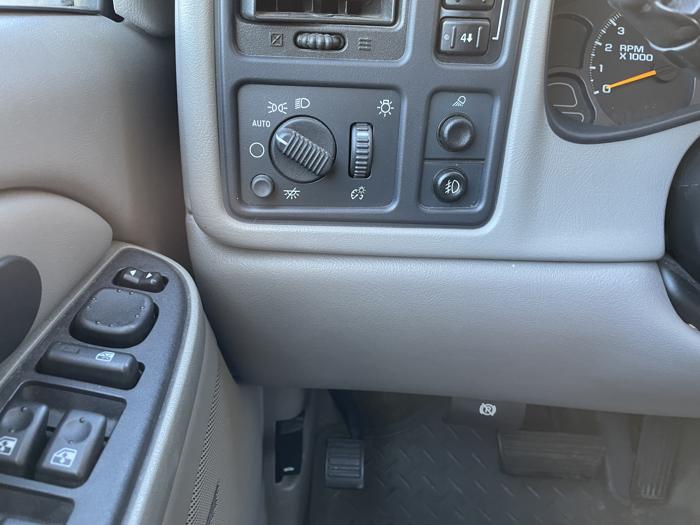 2005 chevrolet silverado with 199449 miles for sale near elk-river, minnesota 9c76a87627954d8581e91b01823bb4a7.jpg