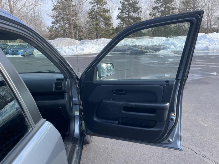 2005 honda cr-v se-4wd-at with 249119 miles for sale near farmington, minnesota 9c915590986f47c1a5800db79600cd23.jpeg