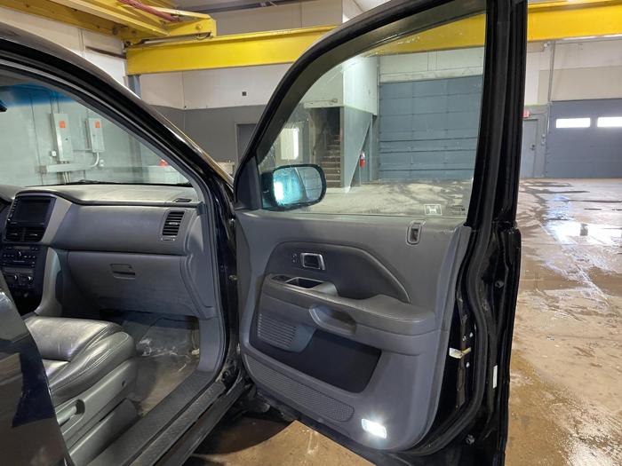 2006 honda pilot ex-l(-with-navi) with 289760 miles for sale near elk-river, minnesota 9c9455c26b7d44368b7d4aef8d9c5b14.jpg
