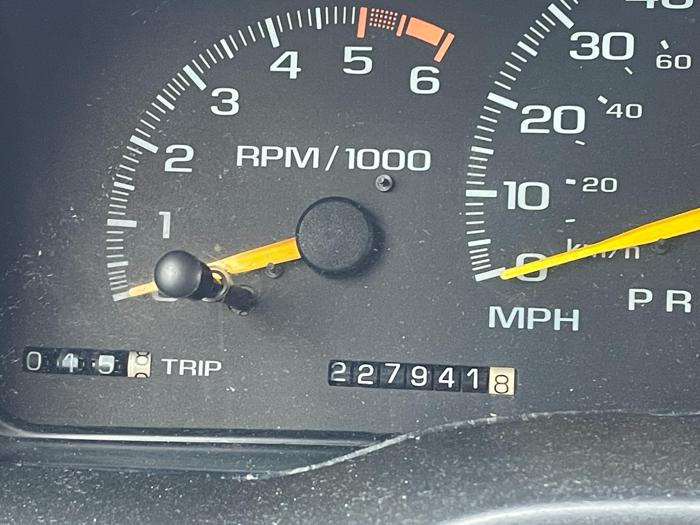 1996 chevrolet suburban with 227941 miles for sale near elk-river, minnesota 9cd23c943c394a4ebeedc63bacf3b259.jpg
