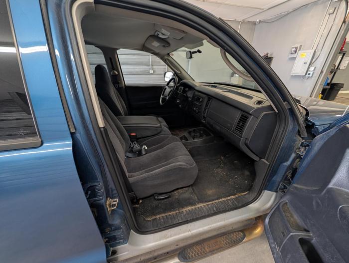 2004 dodge dakota slt-quad-cab-4wd with 188045 miles for sale near elk-river, minnesota 9d0fa07f612b4e50a675242b04020396.jpg
