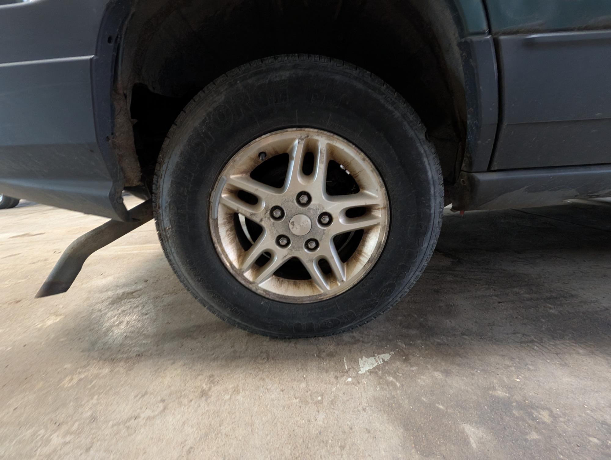 2004 jeep grand-cherokee laredo-4wd with 184162 miles for sale near elk-river, minnesota 9d5bef8265f04968996991c864602e81.jpg