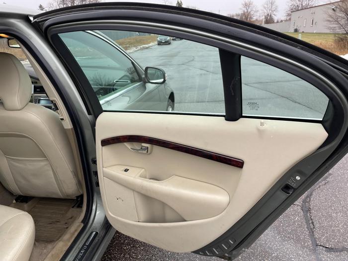 2007 volvo s80 3.2 with 180149 miles for sale near elk-river, minnesota 9d77b700382c40a0baa625f49137c568.jpg