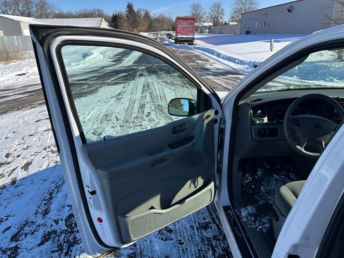 2003 ford windstar lx with 147052 miles for sale near elk-river, minnesota 9d933b6d66374d85b2a338467beff318.jpeg