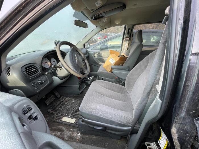 2006 chrysler town-and-country base-lx with 227559 miles for sale near elk-river, minnesota 9d9f204bf5c7477d807e328c61dc76ab.jpg