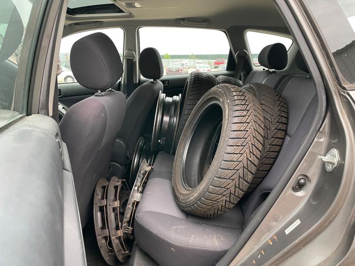 2006 pontiac vibe base with 155374 miles for sale near elk-river, minnesota 9dc594ac1fc94f2d90f1f4b49afeafcb.jpeg