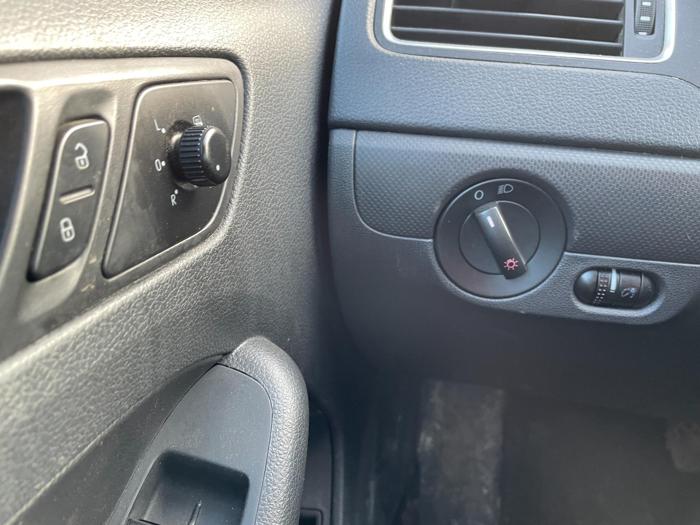 2011 volkswagen jetta se with 123483 miles for sale near elk-river, minnesota 9ddd07a32c1f47c7ad0cbb2b5dc06ff6.jpg