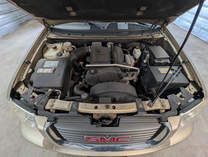 2004 gmc envoy sle-4wd with 196701 miles for sale near elk-river, minnesota 9e04ea2c0e93421baccb71b72fe9085a.jpg