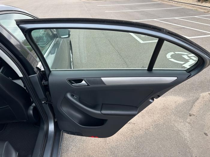 2015 volkswagen jetta se-6a with 149303 miles for sale near burnsville, minnesota 9e4d1270d75a40168e2682ebf777c770.jpeg