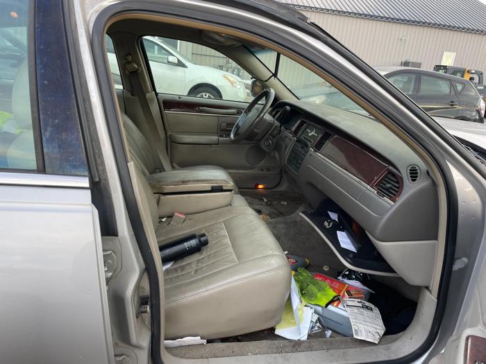 2005 lincoln town-car with 210142 miles for sale near elk-river, minnesota 9e7869fd5fdb4a5990edc506ce0ca42d.jpg