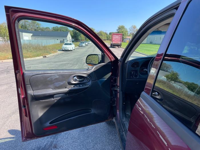 2005 chevrolet trailblazer ls-4wd with 165889 miles for sale near elk-river, minnesota 9ebb694f4a3b418c8f42b9a34cbf2762.jpeg