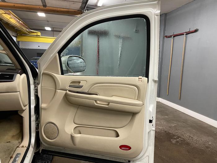 2008 cadillac escalade luxury with 166130 miles for sale near elk-river, minnesota 9ede9d4afb9343468c8bfdbea86a4178.jpg