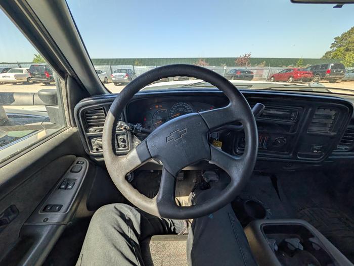 2003 chevrolet silverado-2500hd ext.-cab-short-bed-4wd with 265768 miles for sale near elk-river, minnesota 9eeef4bd3144405e975be7e73e351a51.jpg