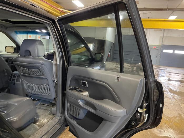 2006 honda pilot ex-l(-with-navi) with 289760 miles for sale near elk-river, minnesota 9f7bef79a3c045598f41511757f40d76.jpg