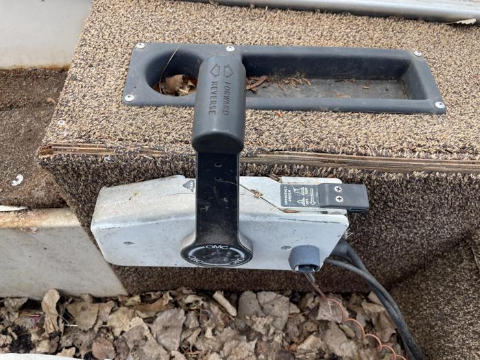 1984 crestliner . for sale near elk-river, minnesota 9f7f88b6450c414dab656e65376b08e3.jpg