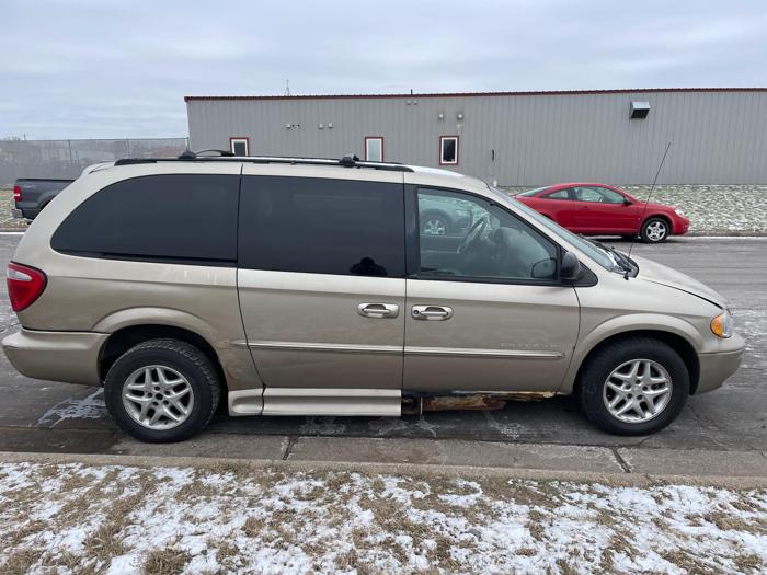 2002 chrysler town-and-country ex--touring-edition with 145628 miles for sale near elk-river, minnesota 9ffabf90761949d48b55723a095a46a0.jpg
