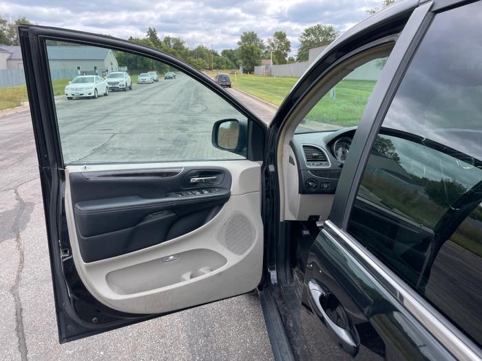 2016 chrysler town-&-country touring with 144645 miles for sale near elk-river, minnesota a0355b93c69c4fbcaed0902877ed7eec.jpeg