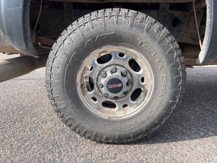 2005 gmc sierra-2500hd crew-cab-long-bed-4wd with 175416 miles for sale near north-branch, minnesota a06c14146cdf45d9bef66173aa51e642.jpeg