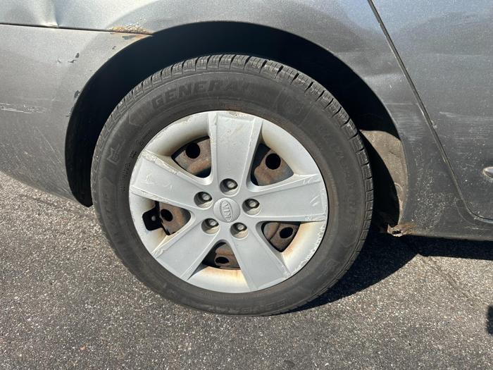 2009 kia rondo base with 168221 miles for sale near elk-river, minnesota a06ea4b25d2b445a80188ee1336315c9.jpg