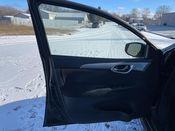 2013 nissan sentra with 114144 miles for sale near elk-river, minnesota a0741e42d69f430184df9dd580f1d58e.jpg
