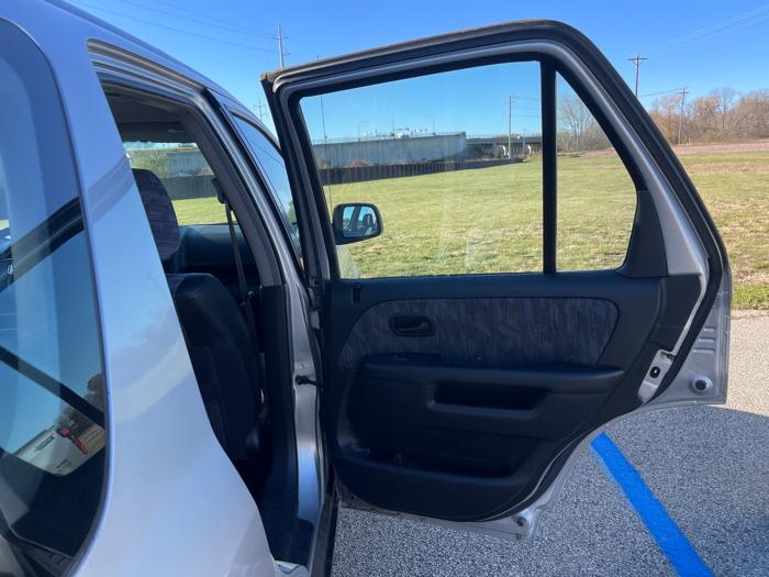 2003 honda cr-v lx-4wd-4-spd-at with 187107 miles for sale near rochester, minnesota a0776b2b98d34ab781e8d14ffab2a967.jpeg