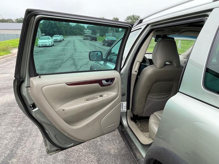 2006 volvo xc70 cross-country with 177343 miles for sale near elk-river, minnesota a0df4821064e494a8ba363864375c214.jpeg