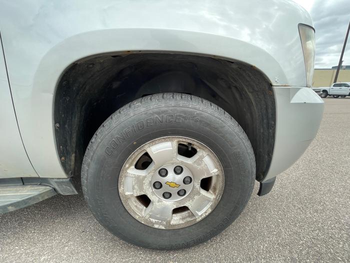 2011 chevrolet suburban lt-1500-4wd with 190440 miles for sale near redwood-falls, minnesota a0dfcab50bd94807a228a15c3ee46aa1.jpeg