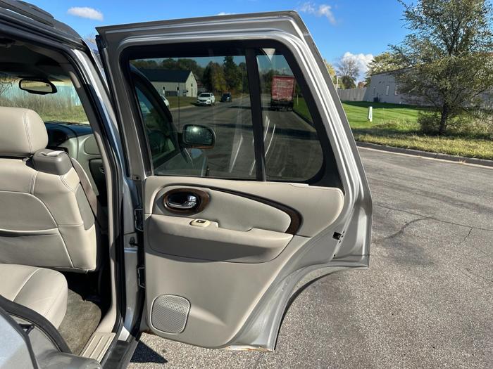 2004 buick rainier cxl-plus-2wd with 156053 miles for sale near elk-river, minnesota a12c4394d3bd47aeaeab2088802dc328.jpg