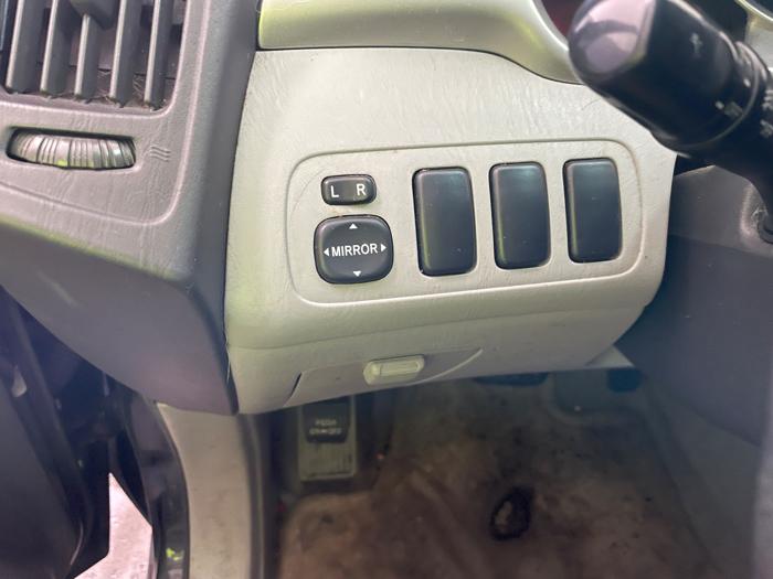 2005 toyota highlander limited-v6-2wd with 268564 miles for sale near elk-river, minnesota a13b0e978c674ada9ab1f633a0b32999.jpeg