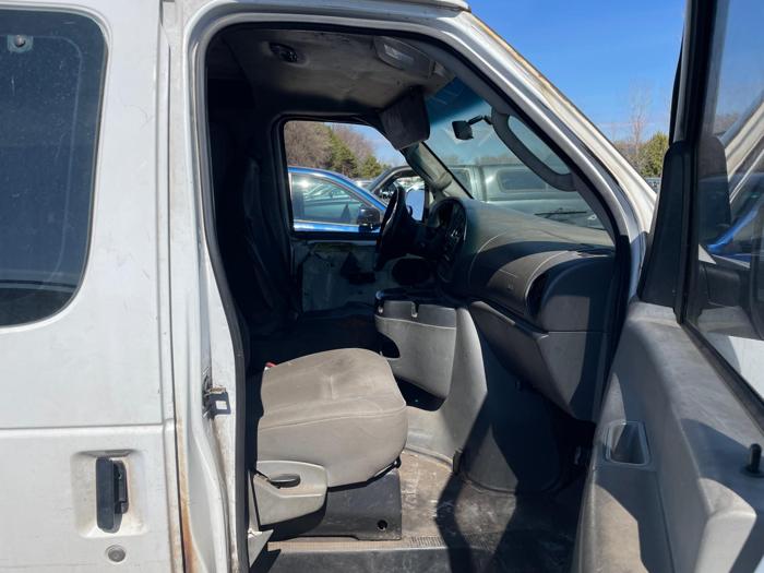 2006 ford e-250 with 396782 miles for sale near elk-river, minnesota a14c3035e3244e7da81f2bd2e0ba6f01.jpg