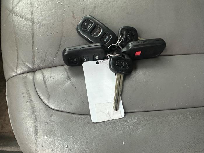 2002 toyota avalon xl with 195092 miles for sale near elk-river, minnesota a15a7ffc06e2452cbce4c961da25c0e5.jpeg