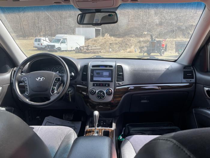 2010 hyundai santa-fe se-3.5-awd with 179803 miles for sale near jordan, minnesota a179dcec1778433ca23c320cf6f8222b.jpeg