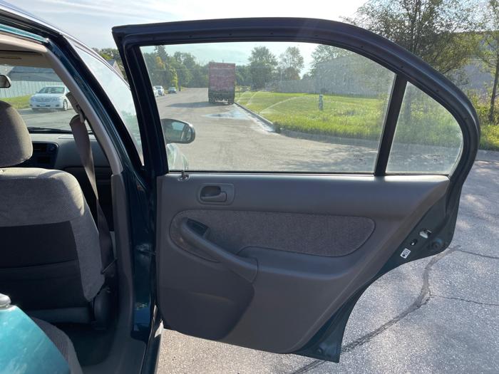 1998 honda civic lx-sedan with 137756 miles for sale near elk-river, minnesota a230c3849ece44b780d9ee76dad3665b.jpeg