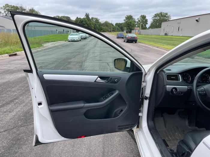 2013 volkswagen jetta se with 148618 miles for sale near elk-river, minnesota a2556347ce574412ae85c2bac61e2062.jpeg