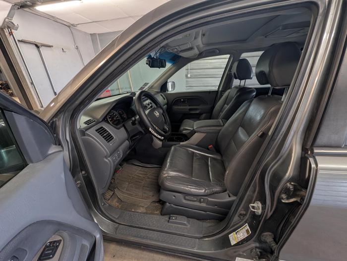 2007 honda pilot ex-l-4wd-at with 274728 miles for sale near elk-river, minnesota a263b70a4acc4d558d848411563e7cc6.jpg