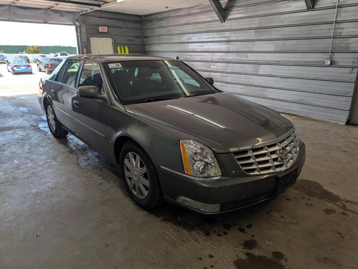 2007 cadillac dts sedan with 138770 miles for sale near elk-river, minnesota a28dc9e9134843c88832c73b635ebade.jpg