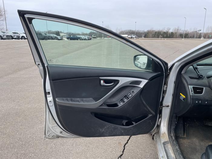 2015 hyundai elantra limited with 133114 miles for sale near alexandria, minnesota a2af9b6a2bd440538054e5d6f6fa477c.jpeg