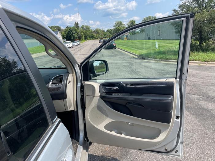 2011 chrysler town-&-country touring with 218543 miles for sale near elk-river, minnesota a2e7f37cbc7543ba938581ab6fed5a71.jpeg