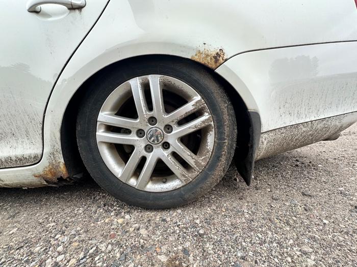 2007 volkswagen jetta wolfsburg-edition with 201646 miles for sale near elk-river, minnesota a2eba85b23e1475896407f7eeccfb120.jpeg